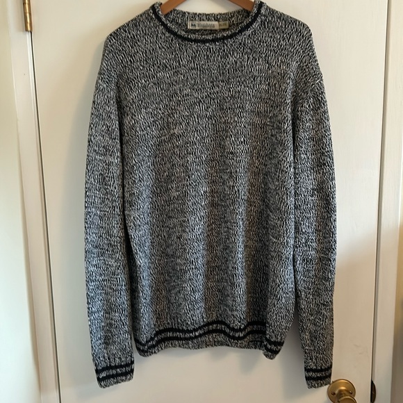 Windriver VGUC  grey and dark blue sweater. Could be unisex. - Picture 1 of 10